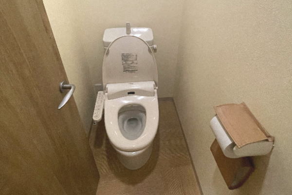 トイレは各フロアーに２台
